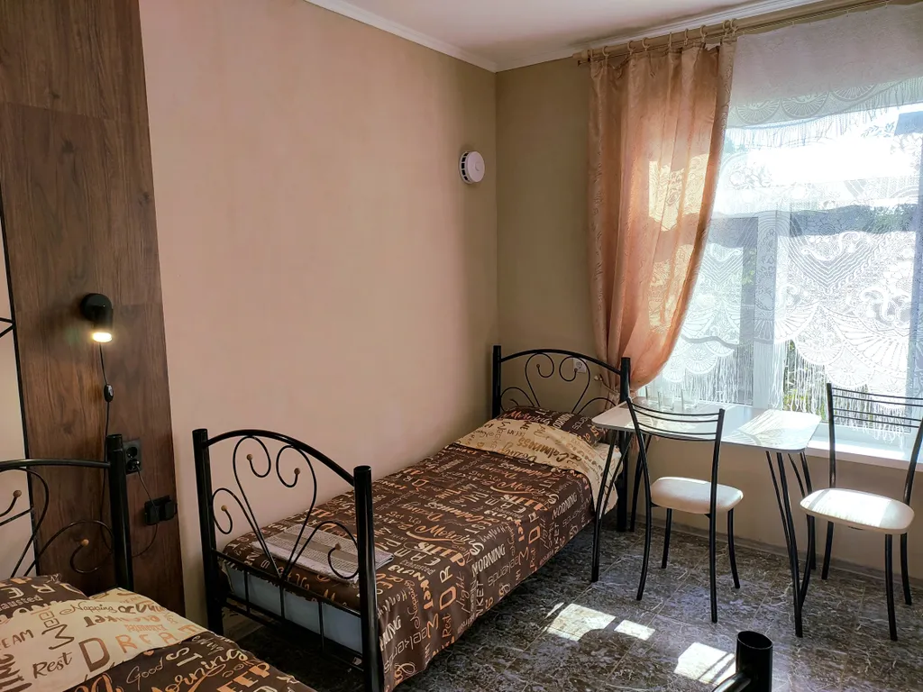 Уютный дом с видом на сад