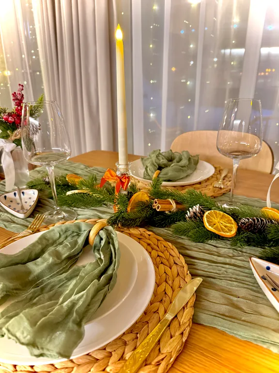 Дом Никольский с видом на главную достопримечательность