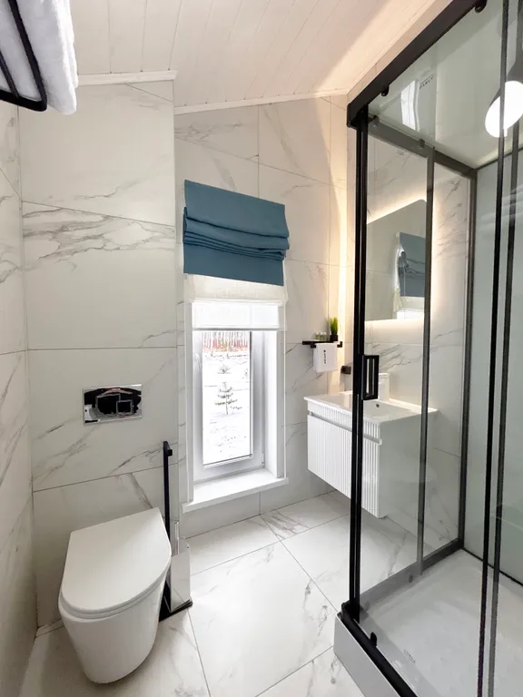 Коттедж у озера