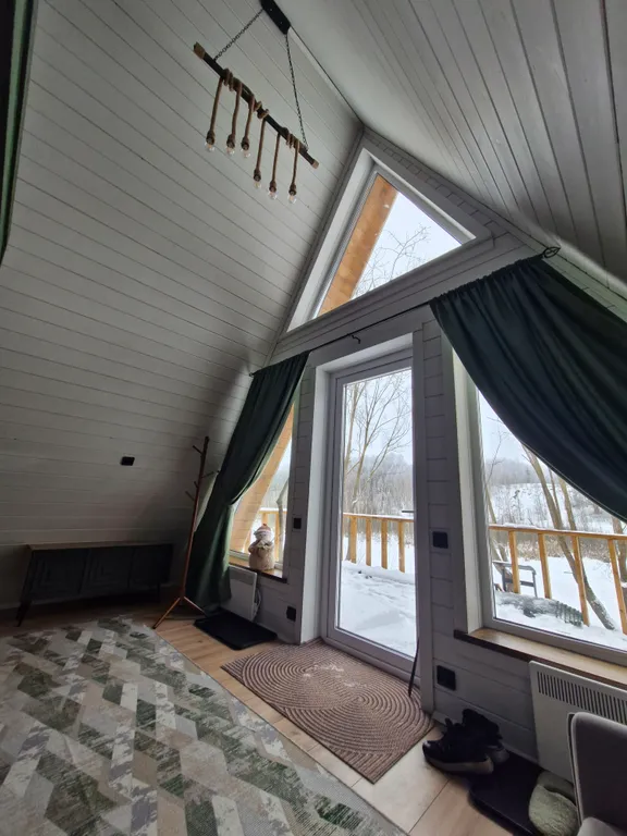 Коттедж А-фрейм с видом на озеро и лес — Казань