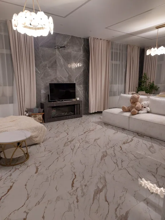 Резиденция в деревне в окружении леса