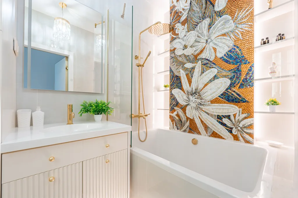 Студия с мозаичным панно в ЖК Актер Гэлакси