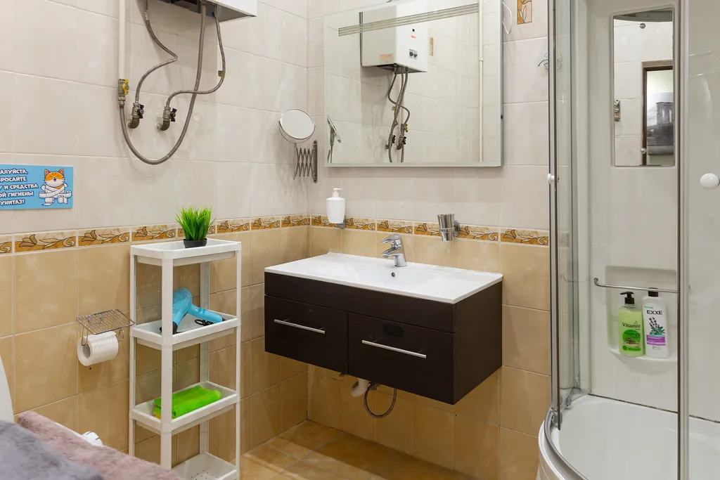 Замечательная комната с рабочим местом