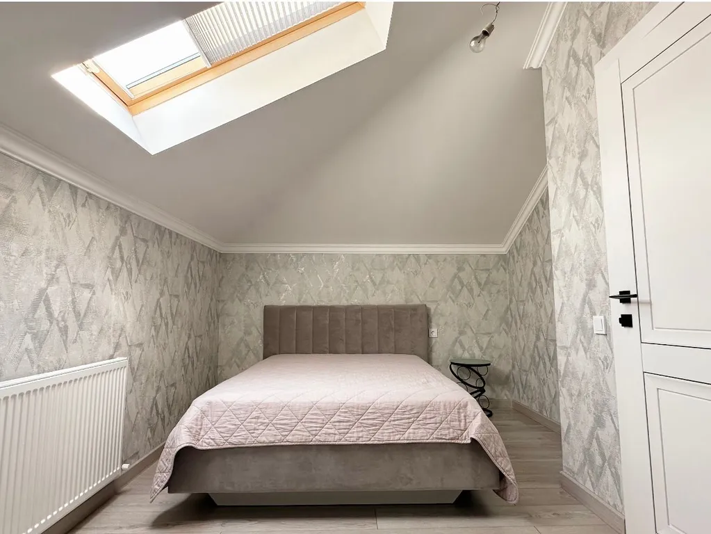 Современный коттедж вблизи дома