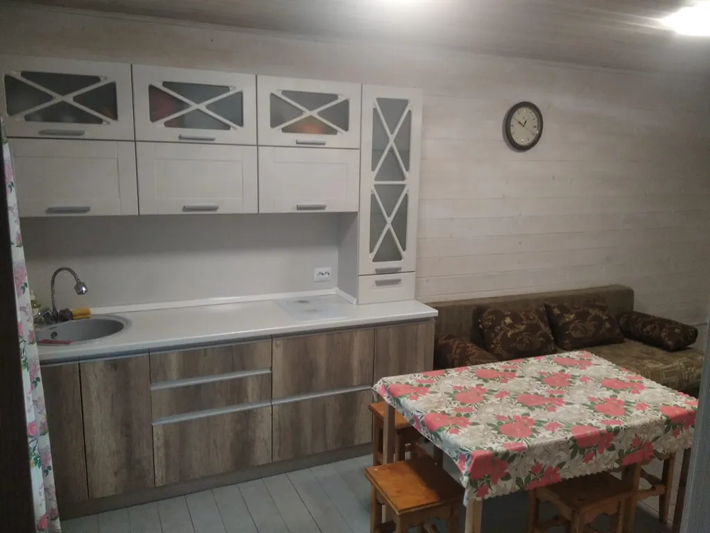 Дом и баня в окружении сказочного леса