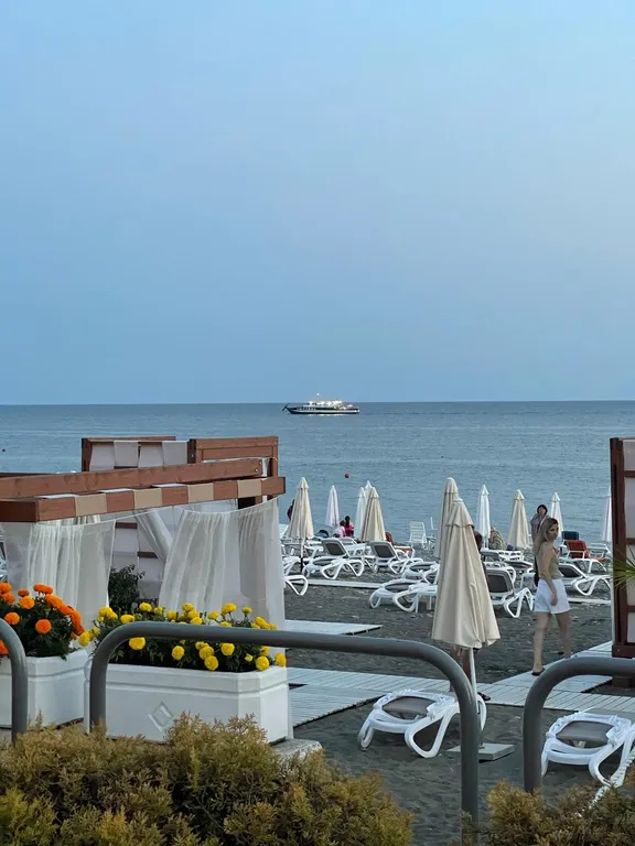 Дом с  бассейном, финской сауной, джакузи и шикарным видом на море