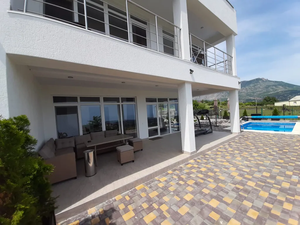 Вилла 220м2 с бассейном Горная лаванда. 6взр.+4 дет.