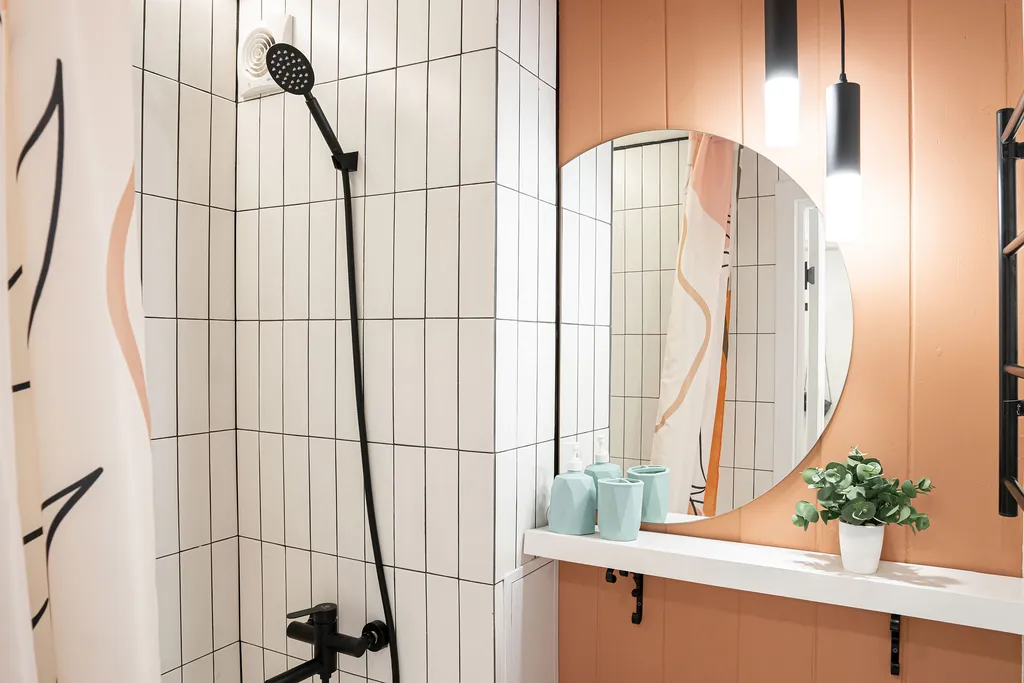 Яркая двухуровневая мини-студия