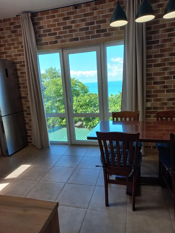 Дом с видом на море