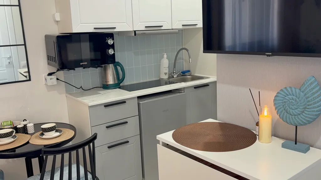 Стильная уютная инстаграммная студия "тропики" в элитном жк