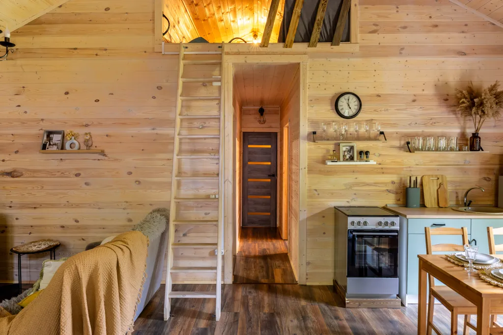 Дача с лесным характером, дровяным камином, сауной и банным чаном