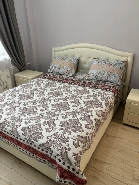 Уютная, чистая квартира в удобном районе, имеется водонагреватель.