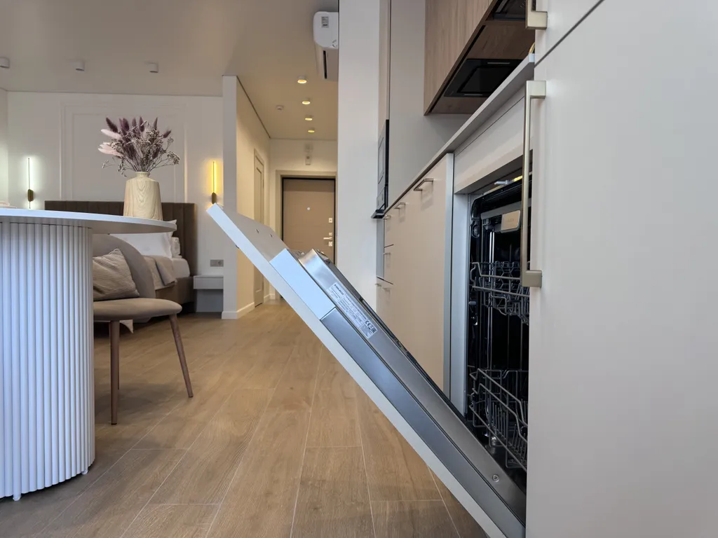 Дизайнерский апартамент с видом на море