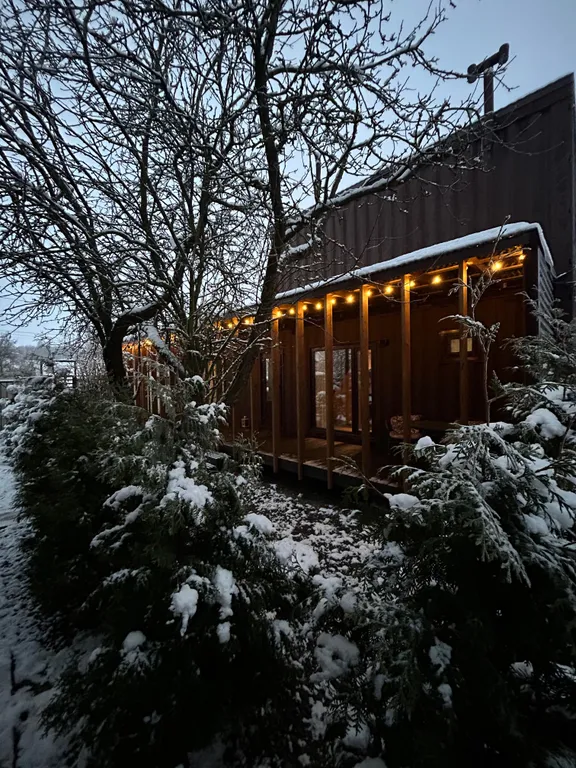 Стильный дом из морского контейнера