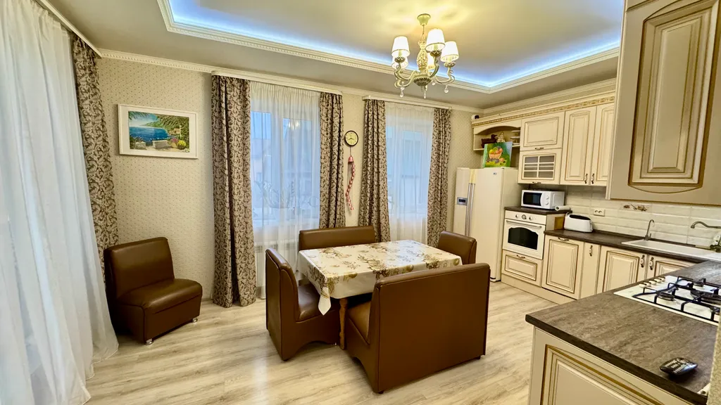 Коттедж с бассейном, баней