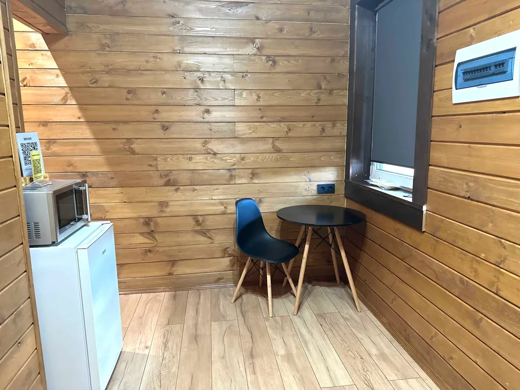 Номер в доме на речке