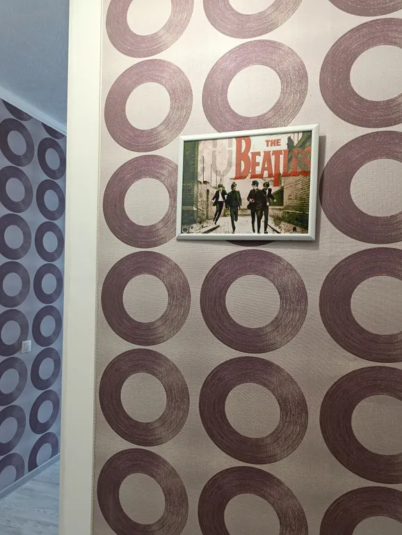 Студия рядом с остановкой трамвая