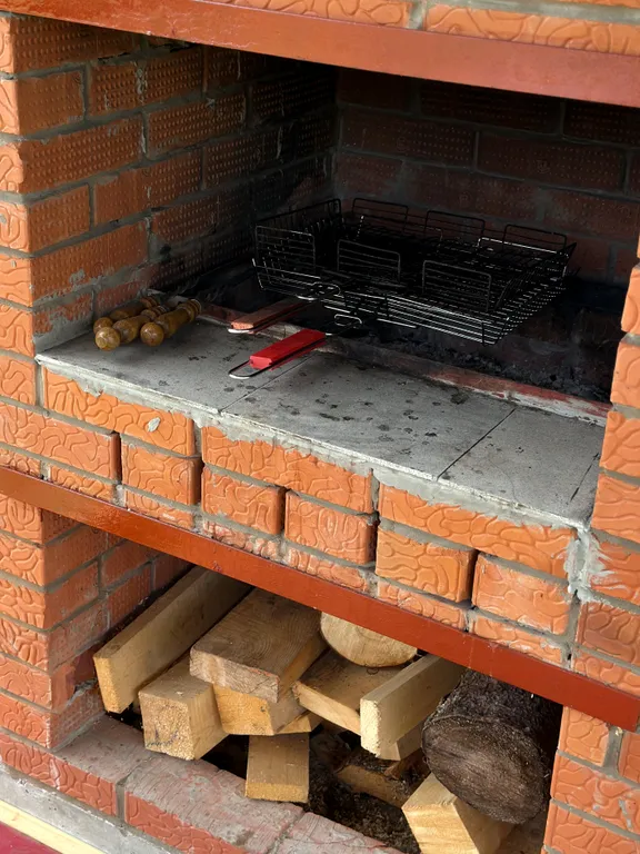 Дом в лесу в стиле барн