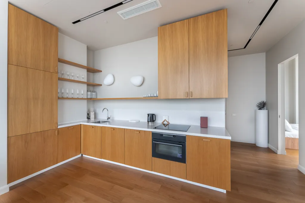 Угловой стильный апартамент с 2 спальнями