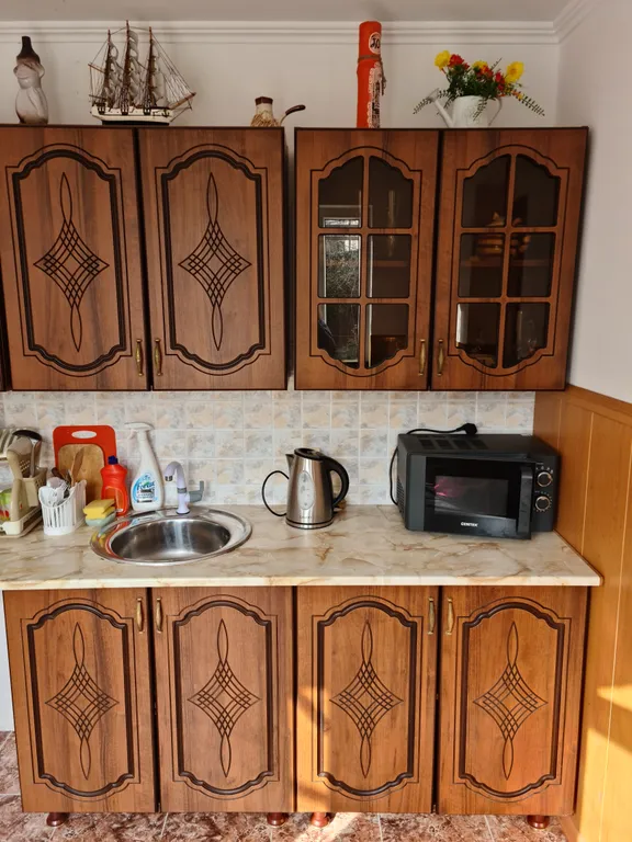 Коттедж Дом с двумя комнатами и кухней — Сочи