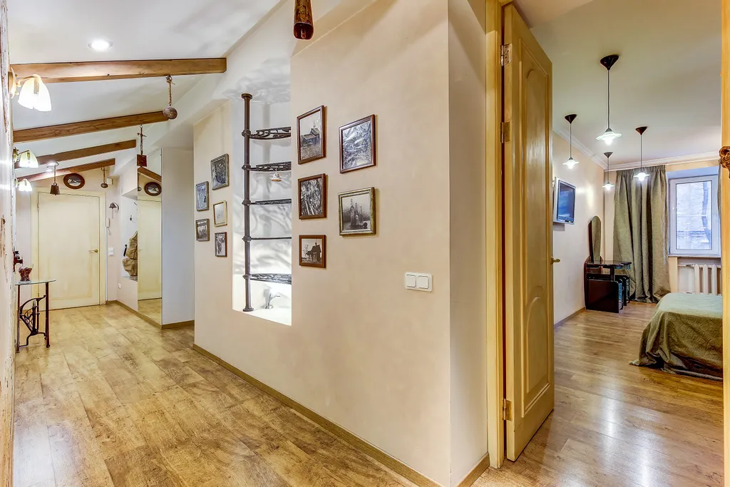 Ryss' 2BR Apt on Nevsky 79