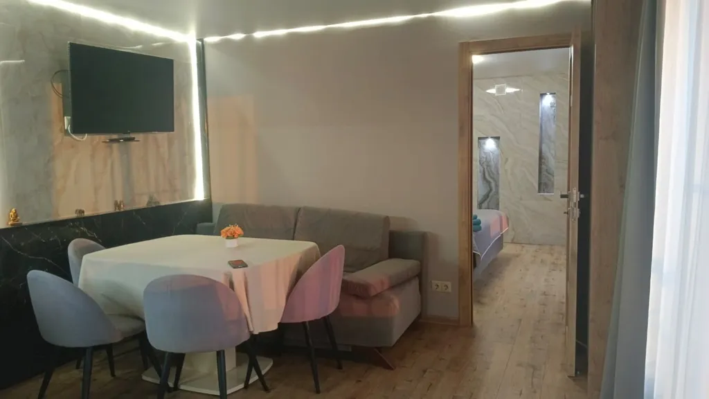 Квартира Трехкомнатная квартира с бассейном и потрясающим видом на море — Сириус