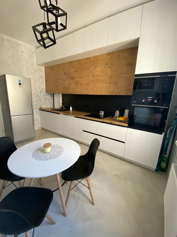 Просторная, светлая квартира с кондиционером в новом жк, не студия