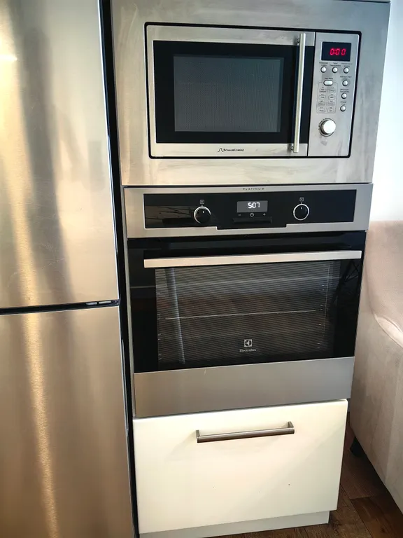 Шикарная просторная 2-ка в самом центре! Вода всегда!