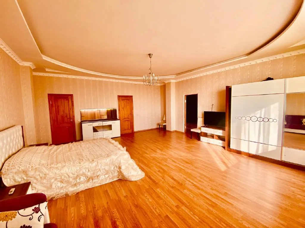 4-комнатная Квартира