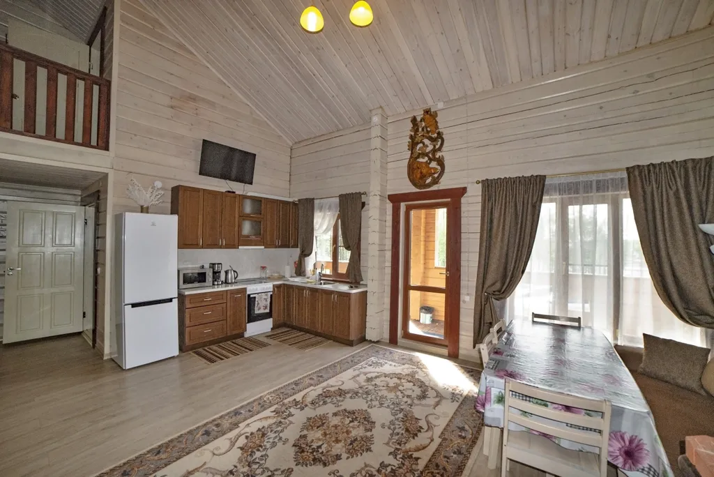 Уютный дом со всеми удобствами на берегу озера Верхнее Куйто