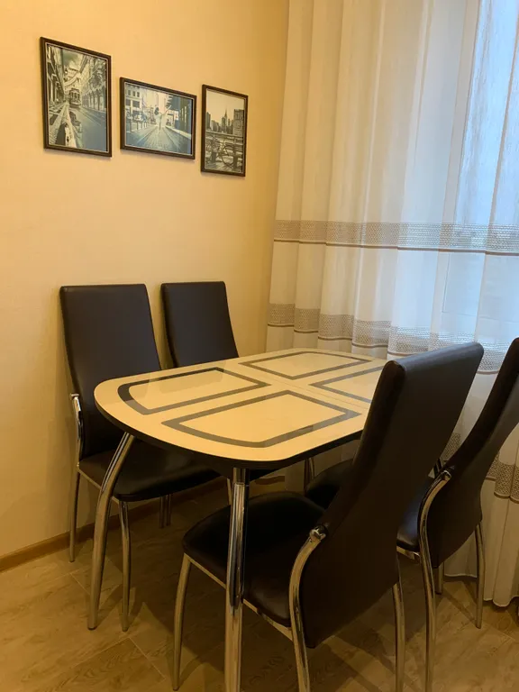 Уютная квартира с видом на площадь Победы