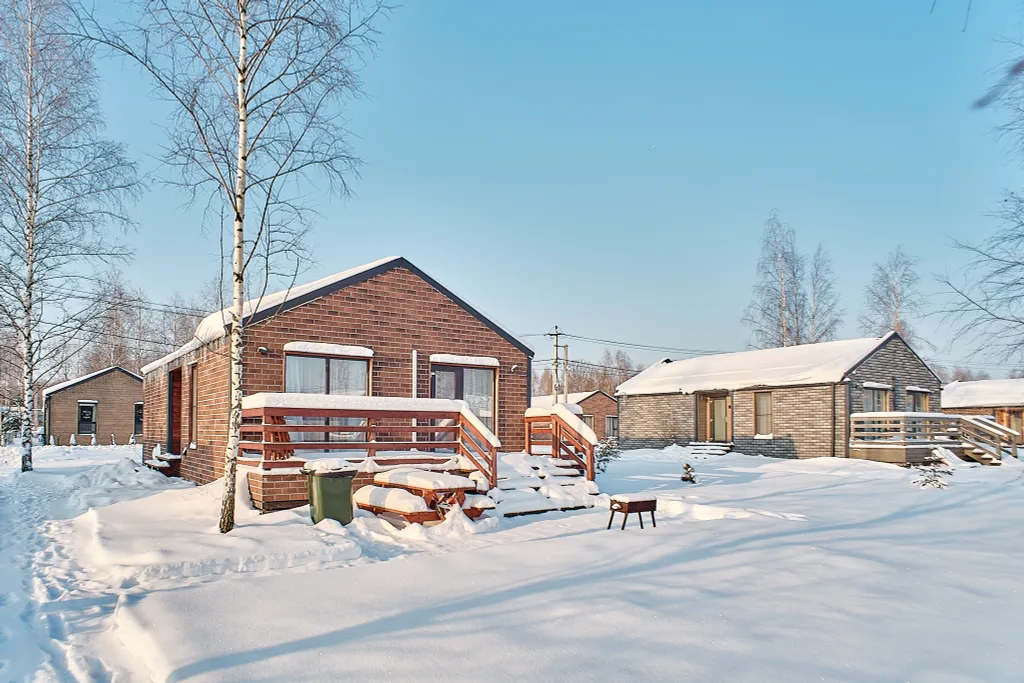 Творческий дом с игровой и полкой увлечений