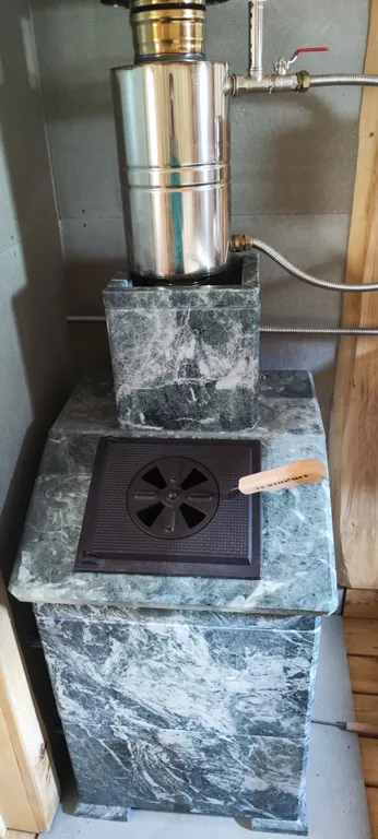 Дом с панорамными окнами в стиле Barn House