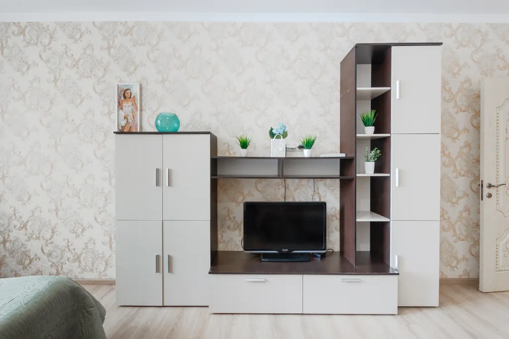 Большая квартира с раздельными комнатами и кухней