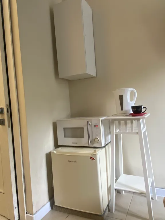 Маленькая студия рядом с лесом