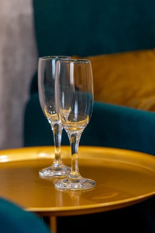 Центрее не бывает! Сразу за памятником ленина в стиле есенинская русь