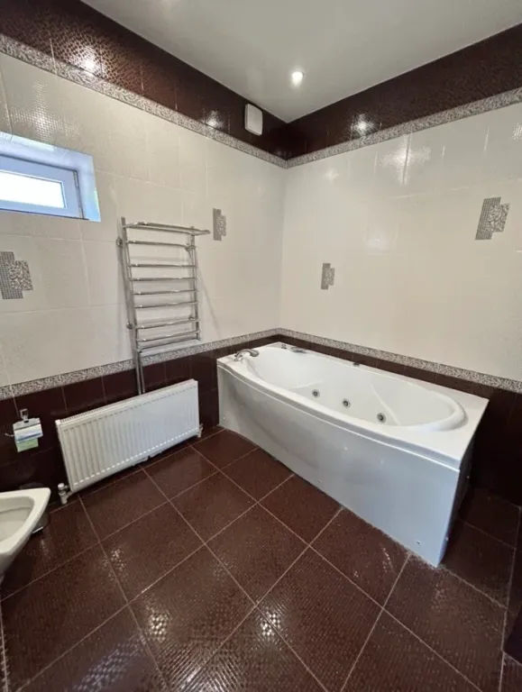 Просторный дом в районе центра