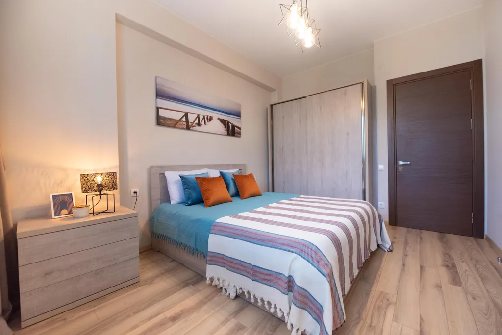 Светлая квартира с видом на город и Мтацминду