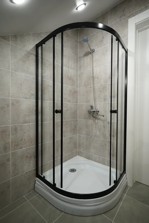 Современный дом у леса