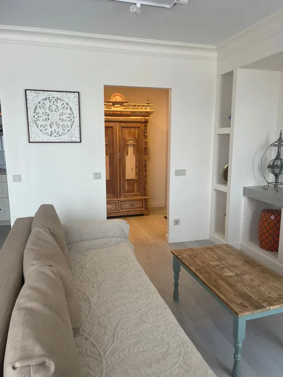 Апартаменты с видом на центральную площадь и Свиягу