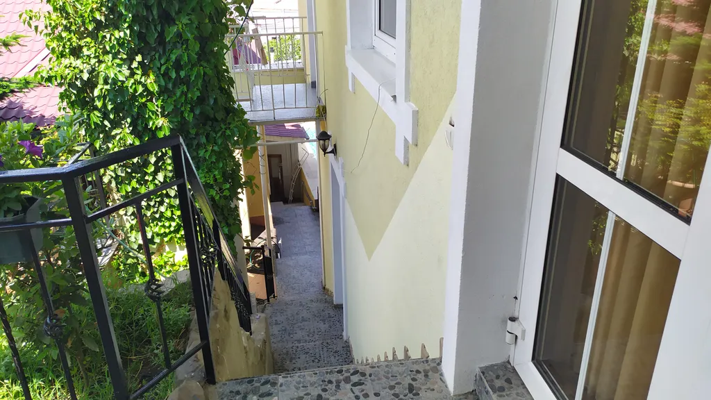 6-комнатный Дом