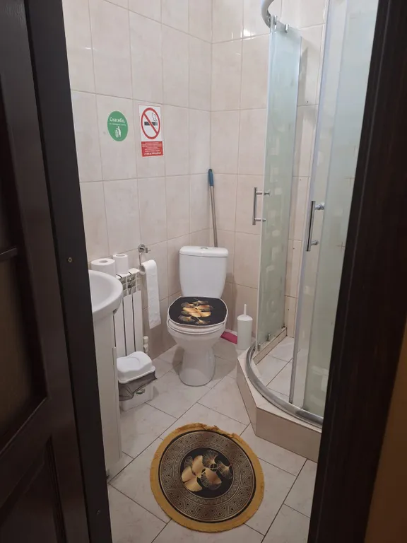 2-комнатная возле ТЦ со своим двориком