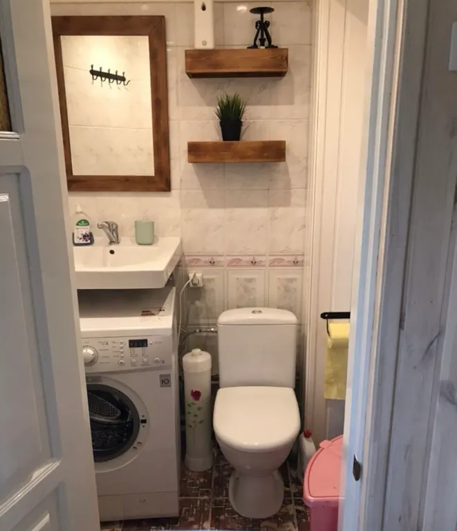 Уютный домик у озера