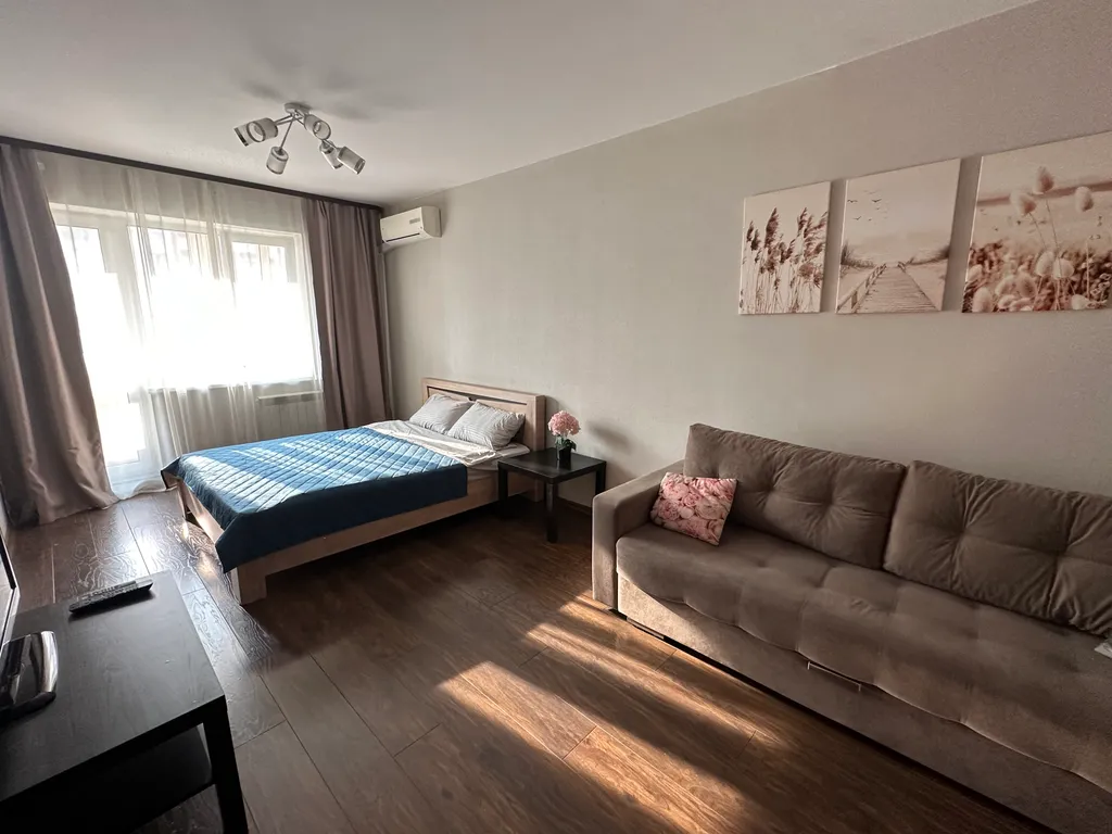 Двухкомнатная квартира в 10 минутах пешком от набережной