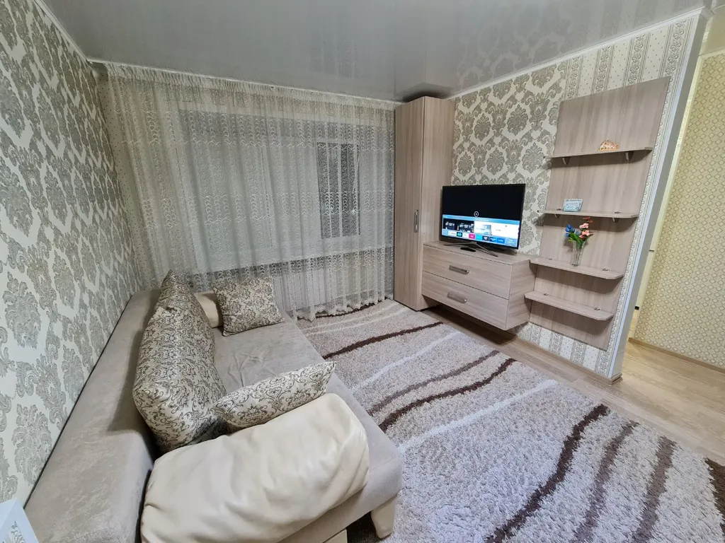 Однокомнатная в центре, рядом с городским садом