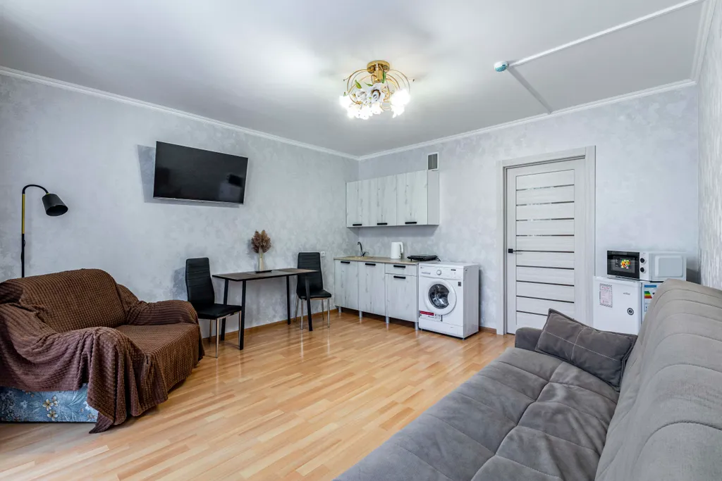 Квартира Евродвушка с балконом для командированных и семейного отдыха — аренда посуточно в Верхняя Пышма