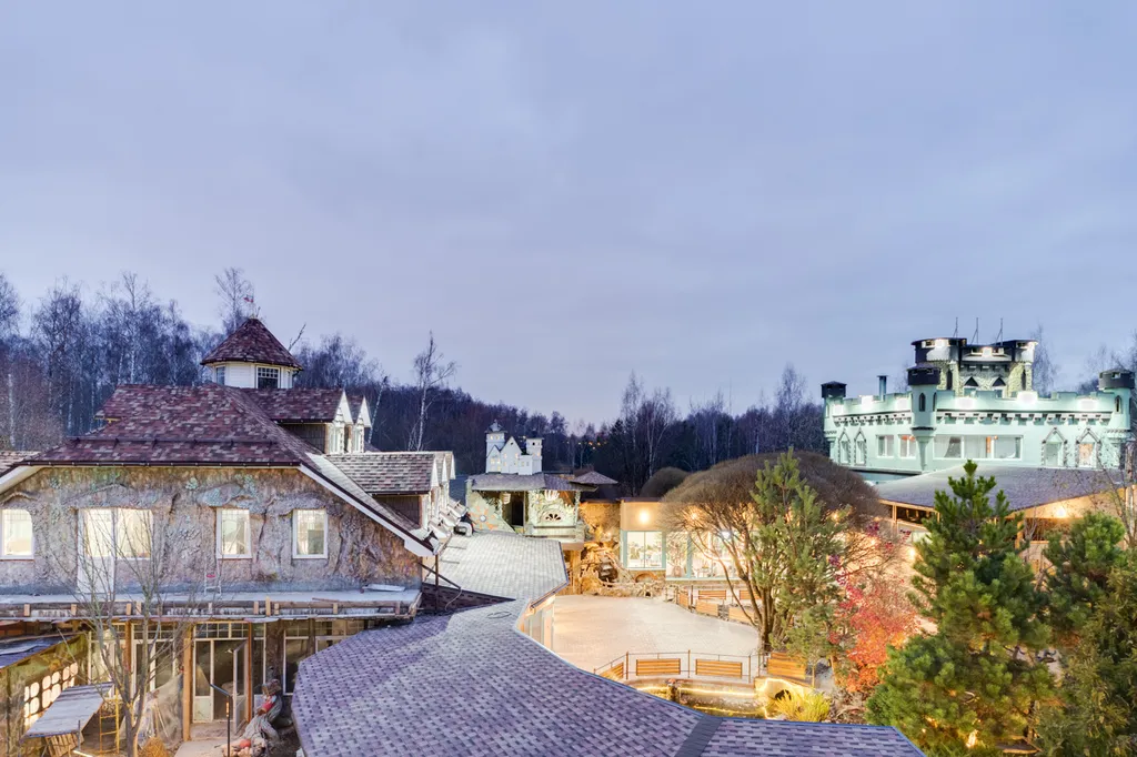 Полулюкс трехместный с балконом