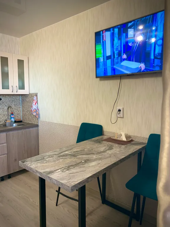 Студия в доме у метро