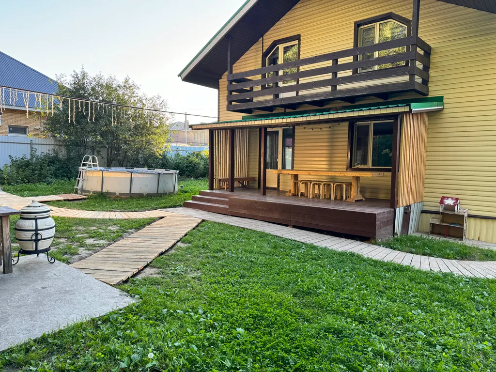 Уютный коттедж в окружении леса