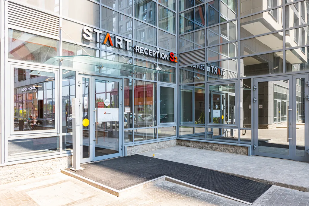 Квартира-пушка, с панорамными окнами в новом доме start 2